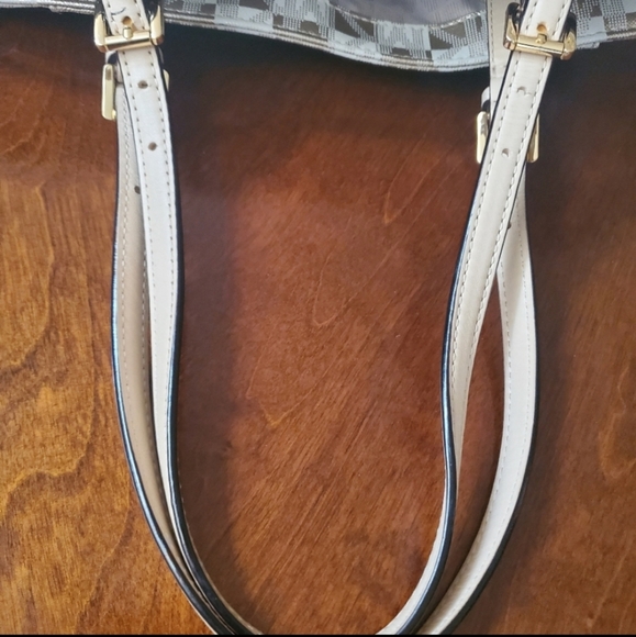 Michael Kors tote purse and Wallet - Picture 5 of 8